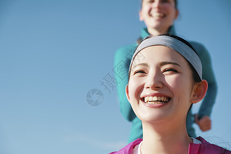 旅行女生运动装外国人女人跑图片