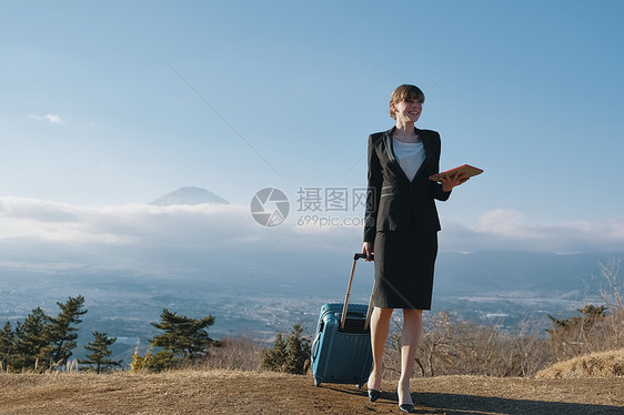 外国女商人商务旅行图片