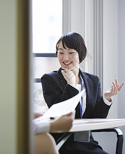 年轻商务女性图片