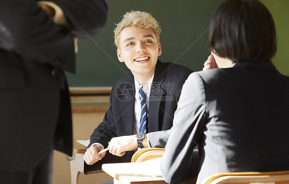 教学场景学习的学生图片