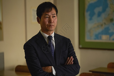 严肃的男老师肖像图片素材