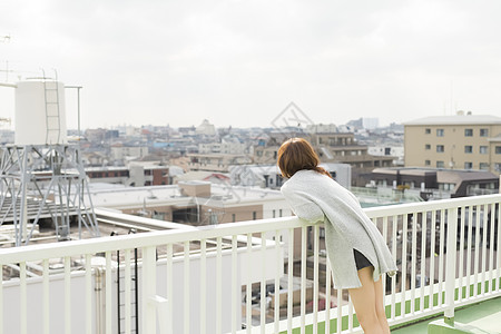 年轻女单人场景女新生活图片