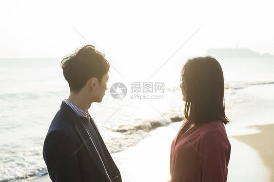 女友变得生气约会夫妻海岸图片