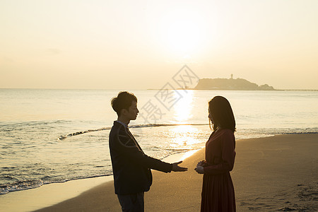 女人空白部分壮年夫妻海岸图片