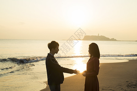 异夫妇青少年少女夫妻海岸图片