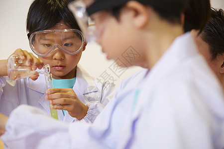 较年轻化学品教训儿童工作坊科学图片