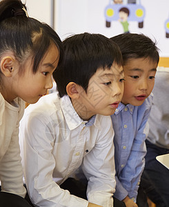 学校女孩小孩儿童工作坊图片