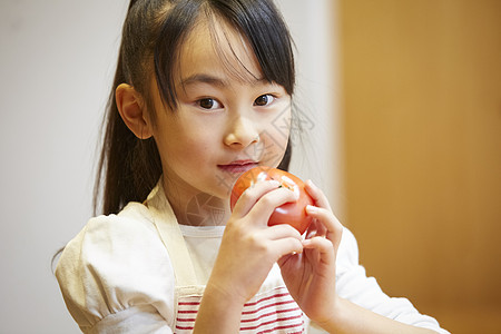 亚洲人助手经历吃西红柿的孩子图片