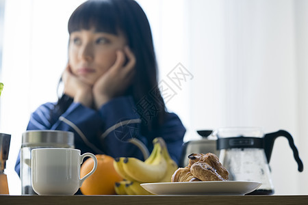 桌上的早餐图片