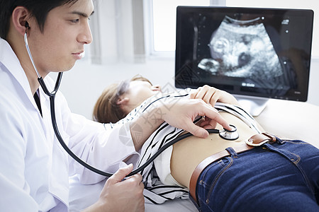 妇产科检查的医生听诊器胎儿图片