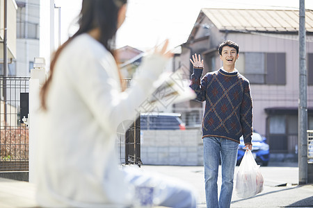 男异夫妇等待情侣放松图片