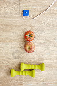 水果和健身器材静物图片