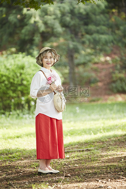 举起表示全身生活女人老人韩国人图片
