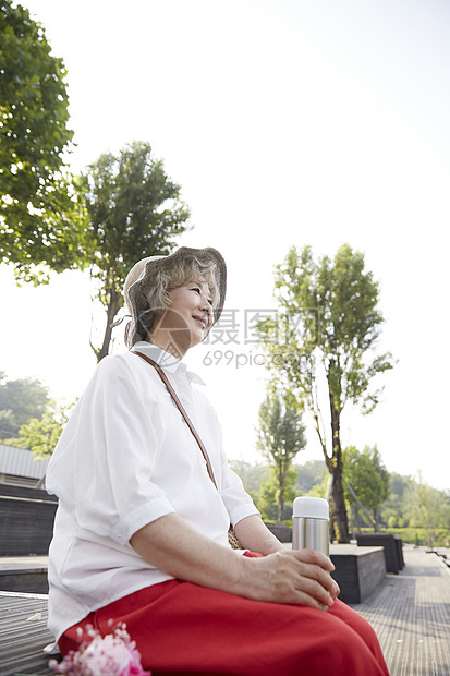 幸福楼梯半身像生活女人老人韩国人图片