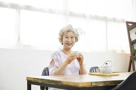 建筑休息托盘生活女人老人韩国人图片