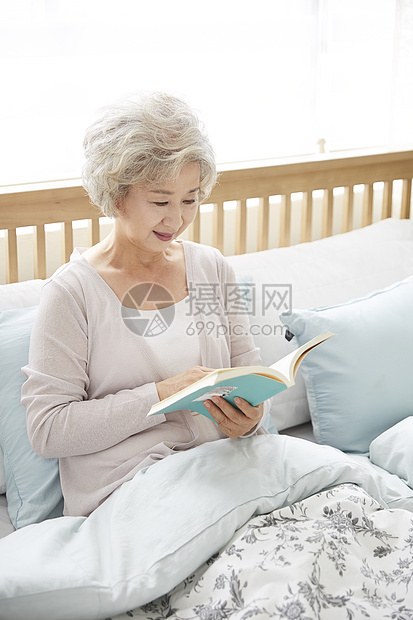 快乐亚洲人放松生活女人老人韩国人图片