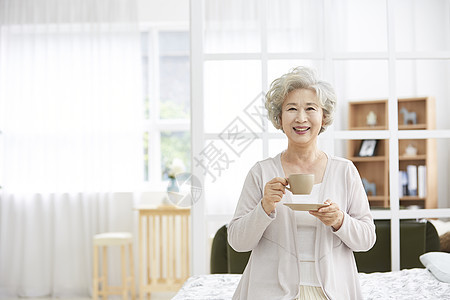 一个人的精神或气质安慰半身像生活女人老人韩国人图片