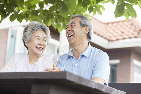 幸福的老年夫妇形象图片