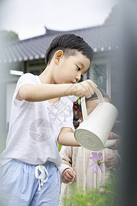 特写镜头笑院子生活房子花园家庭韩语图片