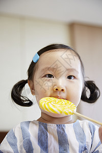 亚洲人笑微笑生活孩子棒棒糖韩语图片