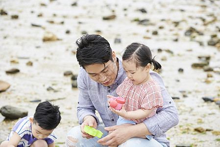 选择聚焦女儿迷笛海动手学习韩语图片