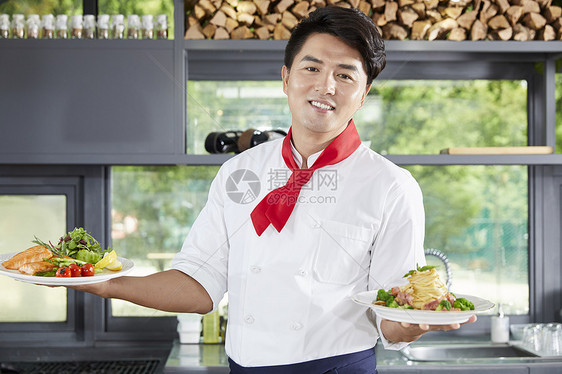 年轻男厨师形象图片