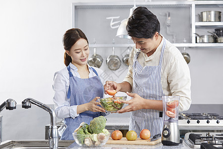 分庭律师搅拌机煎锅厨房夫妻韩国人图片