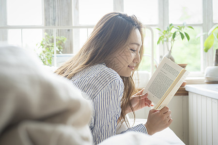 假日亚洲人明亮放松生活方式女形象图片