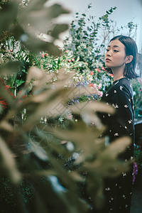 室内美人亚洲花生活女肖像图片