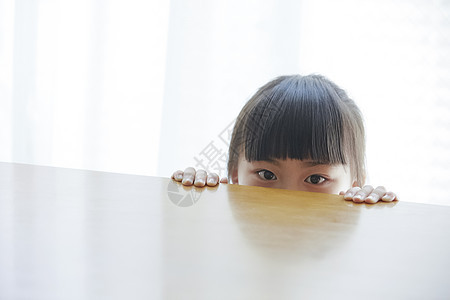 房屋日光较年轻女孩肖像图片