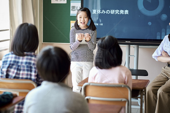 研究项目女人女提供免费学习的小学生图片