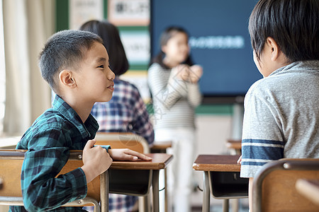 男人和女人肖像双人提供免费学习的小学生图片