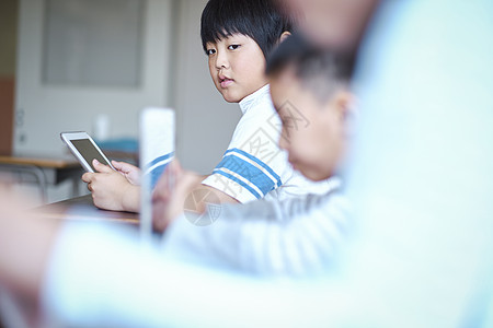 室内伙伴数码小学it教育课风景图片