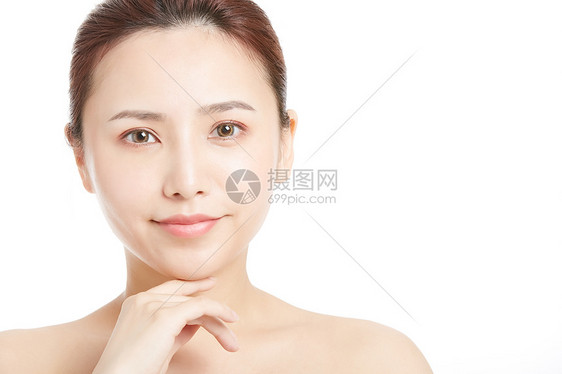 女性护肤面部展示图片