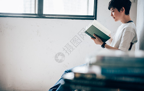 杂志字典加油一个人读一本书图片