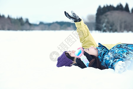 滑雪场肖像扩大滑雪胜地的女人图片