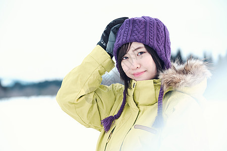 大学生积雪女士滑雪胜地的女人图片