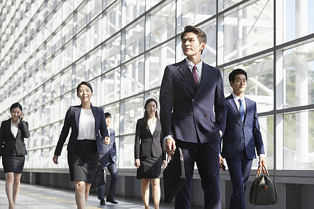 身着西装的的都市精英白领图片素材