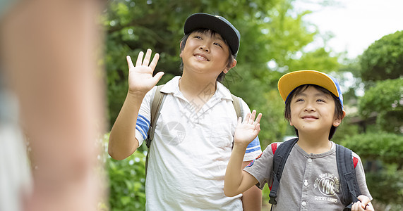 学生70多岁夏天男孩在暑假图片