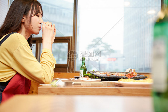 韩式酒美食韩国女孩旅行韩国食品图片