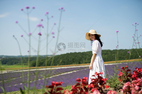 花和日系美女图片