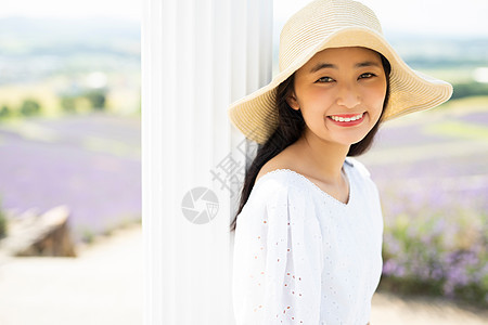 花卉花田的妇女人图片