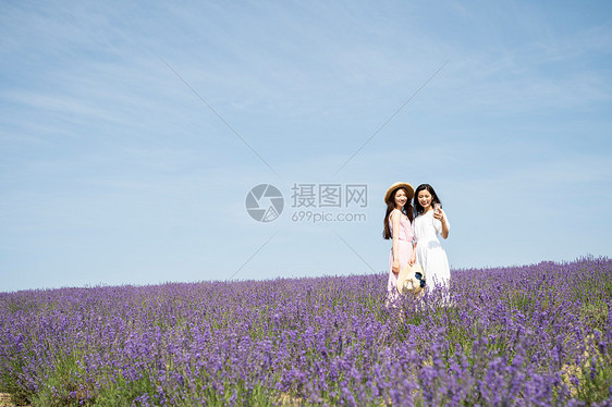 花田里的女子图片