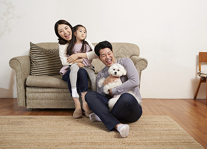 判断分钟微笑家人爸爸妈妈女儿小狗韩国人背景图片