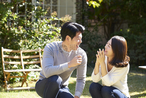 丈夫妻子微笑家庭夫妻韩国人图片