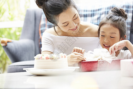 宴会亲密朋友嘉年华父母和孩子的生活方式生日图片