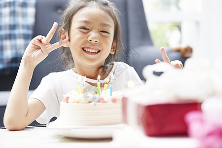 和平标志蜡烛小孩儿童女孩生活方式图片