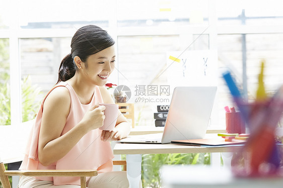 年轻女子商业坚固女商人图片