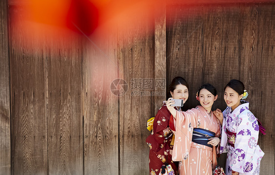 日式和服美女手机自拍图片