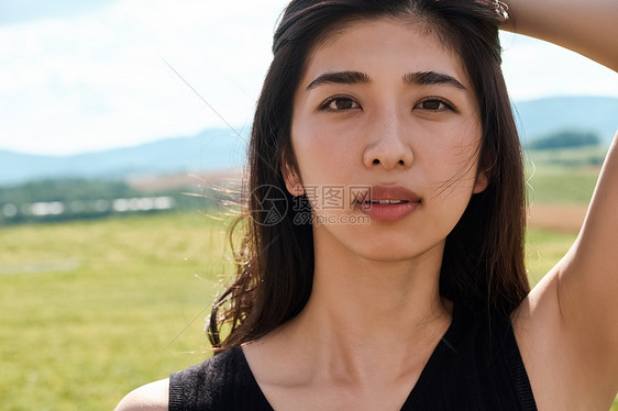 复制空间长假假期妇女自然风景画象图片